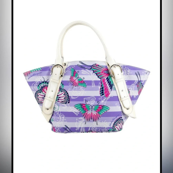 Salvatore Ferragamo Patent-Trimmed
Butterfly Patterned Tote - Picture 1 of 10